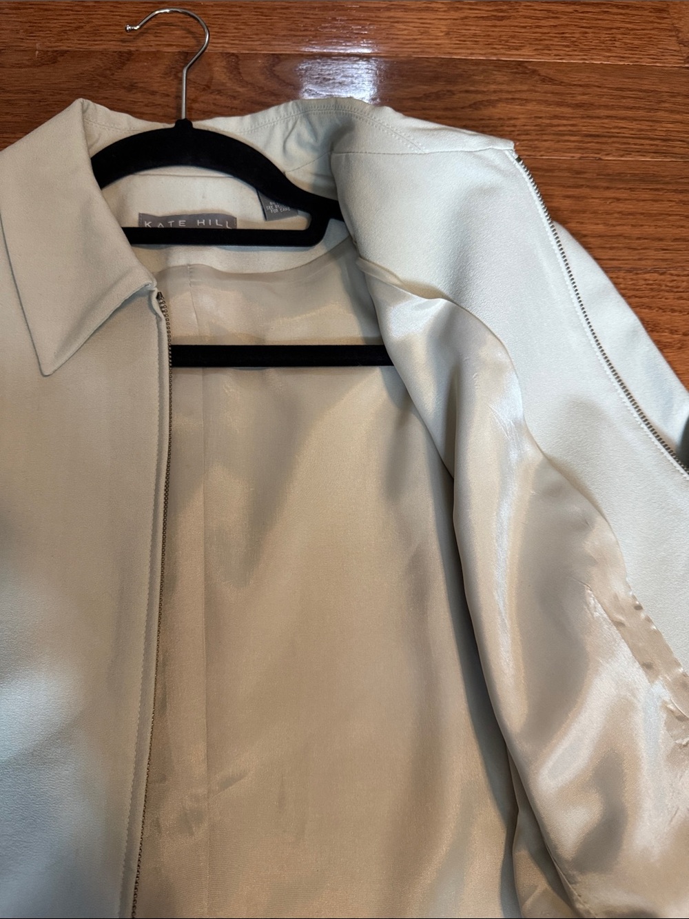 Women's Light Gray Zip-Front Jacket - Picture 4 of 4